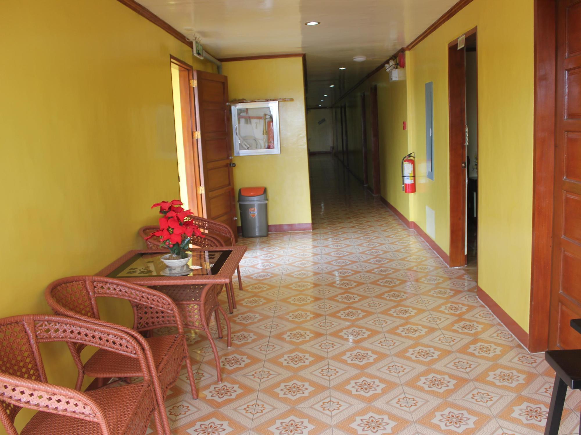 מלון קאליבו Reddoorz Near Golden Sarok Shrine מראה חיצוני תמונה