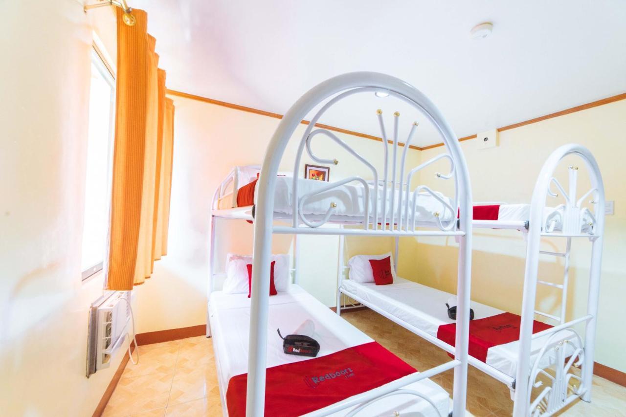 מלון קאליבו Reddoorz Near Golden Sarok Shrine מראה חיצוני תמונה