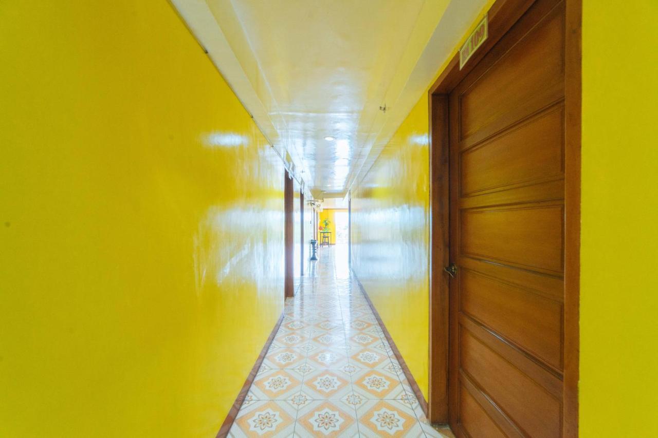 מלון קאליבו Reddoorz Near Golden Sarok Shrine מראה חיצוני תמונה